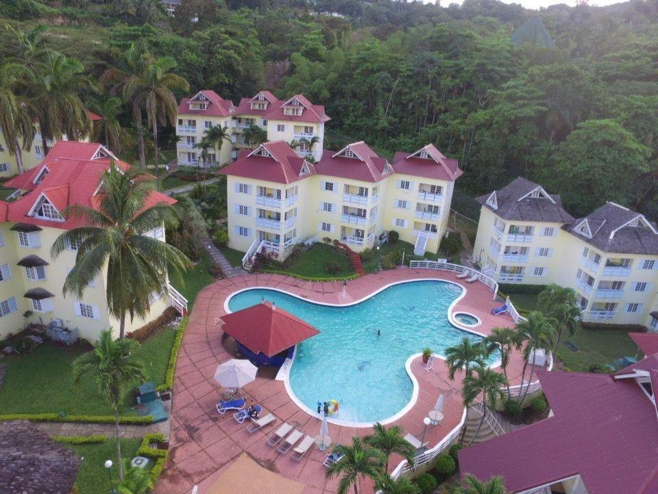 River Side Apt 9 @ Mystic Ridge. Ocho Rios Buitenkant foto