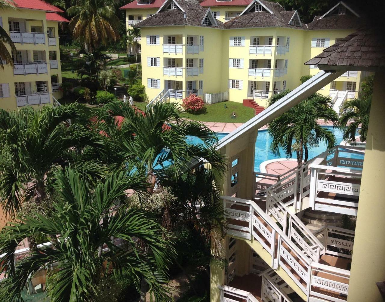 River Side Apt 9 @ Mystic Ridge. Ocho Rios Buitenkant foto