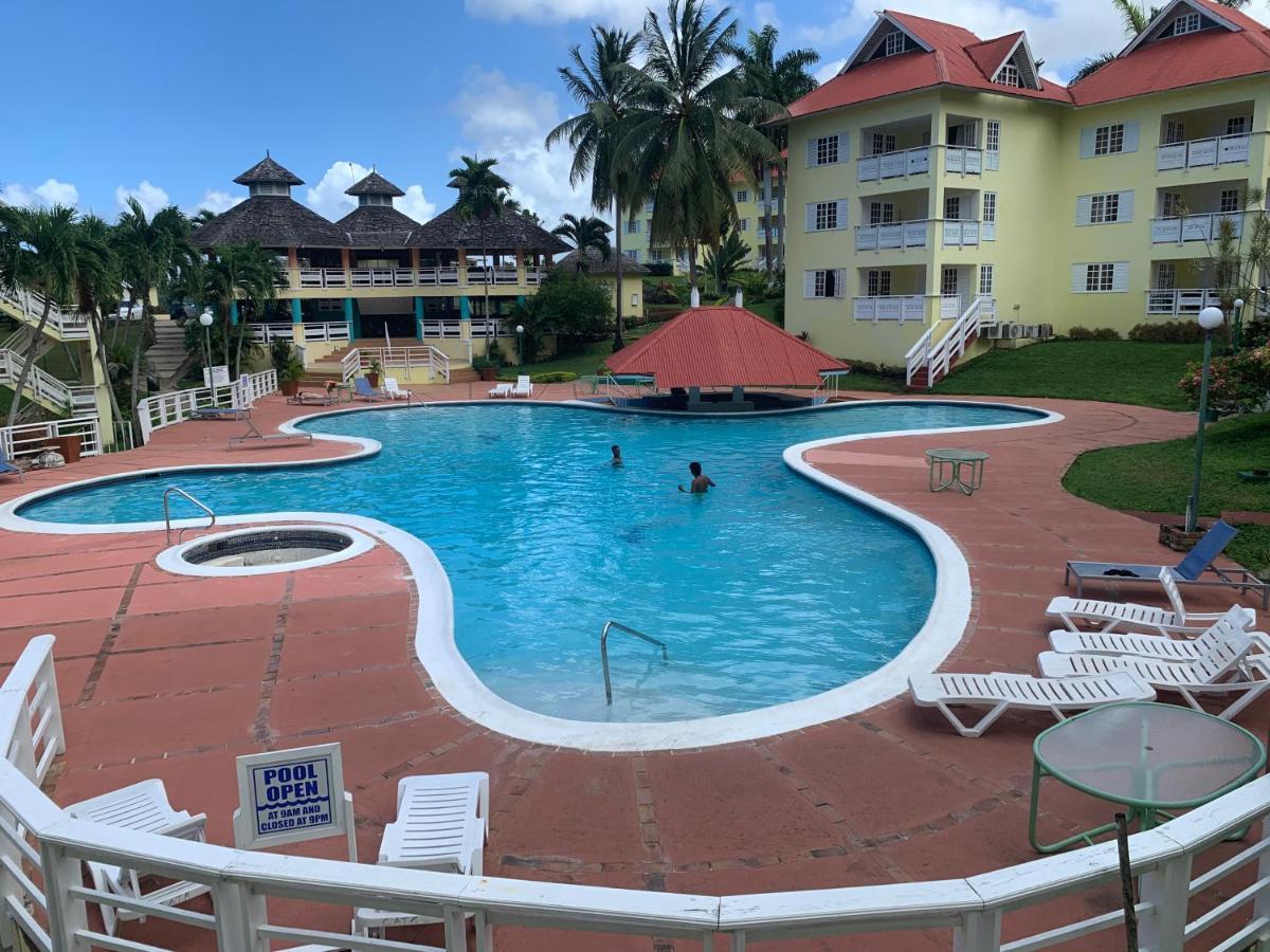 River Side Apt 9 @ Mystic Ridge. Ocho Rios Buitenkant foto